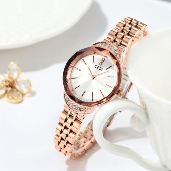 

Rhinestone Decor Round Pointer Quartz Watch
