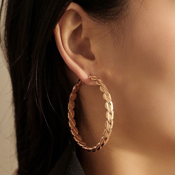 

Twist Hoop Earrings, Gold