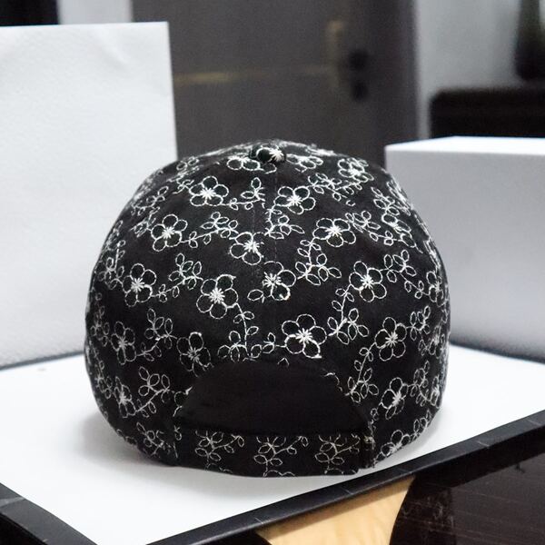 

Flower Detail Baseball Cap, Black