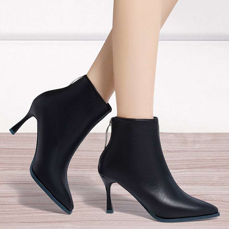 

Point Toe Zip Back Boots, Black