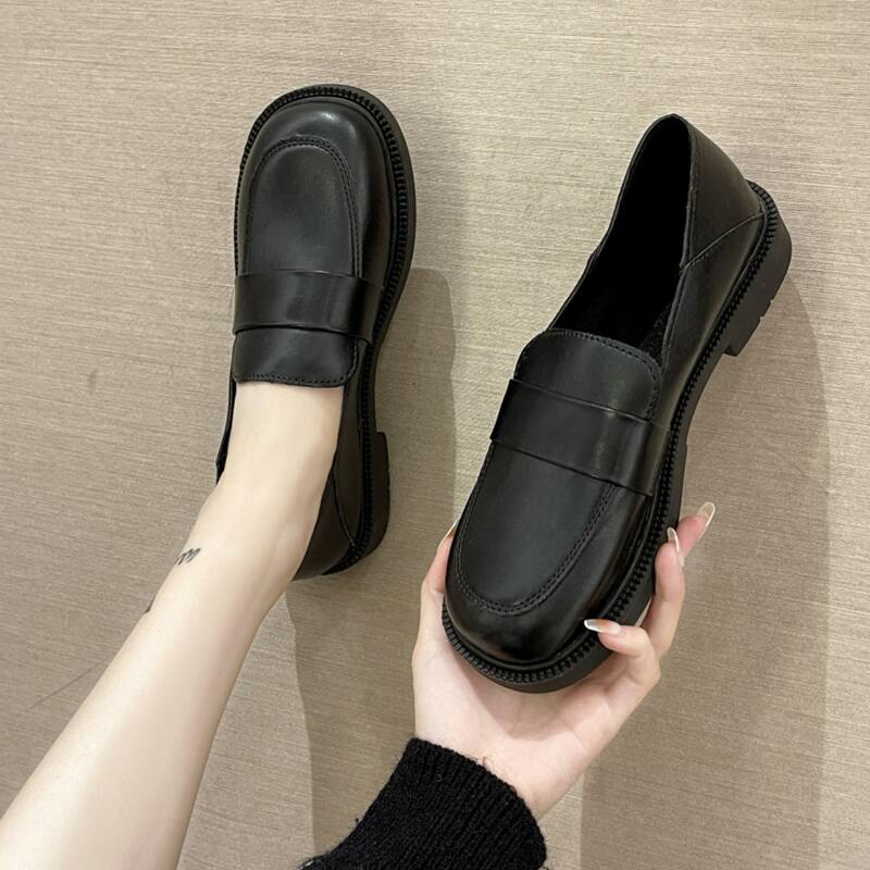 

Minimalist Slip On Loafers, Black