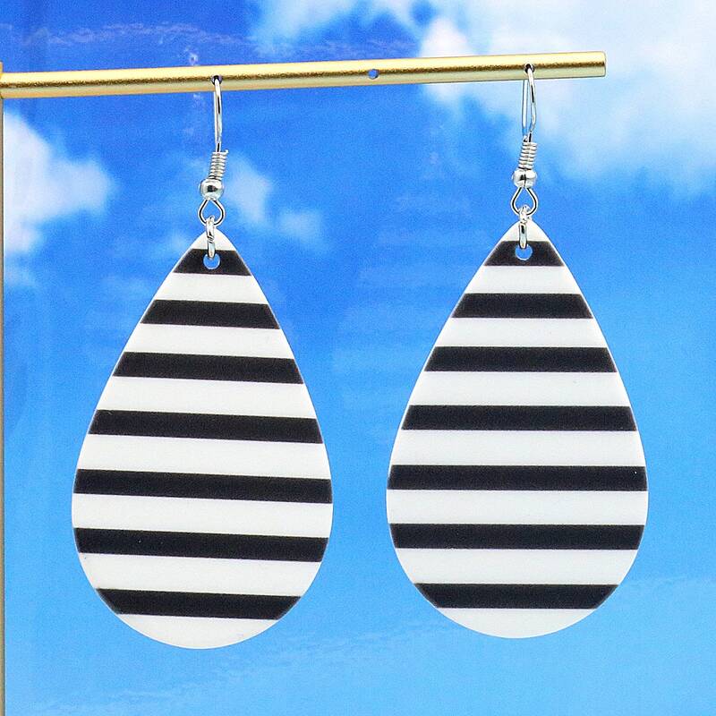 

Striped Graphic Drop Earrings, Black and white