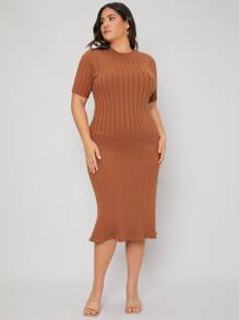Mulvari Plus Solid Ribbed Knit Top & Skirt Set