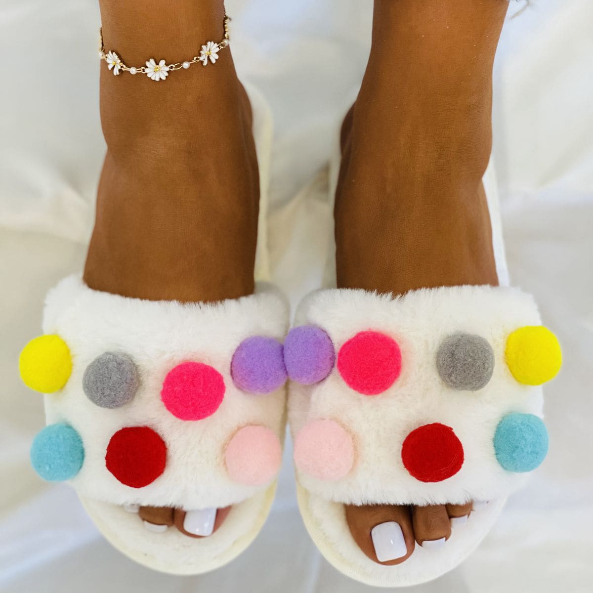 

Pom Pom Decor Bedroom Slippers, White