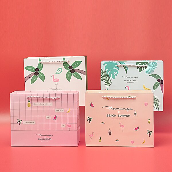 

4pcs Flamingo Print Random Gift Bag, Multicolor