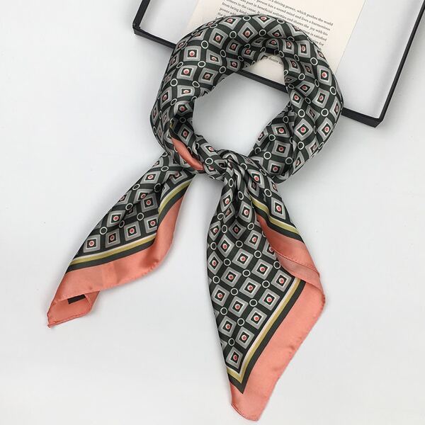 

Geometric Print Bandana, Multicolor