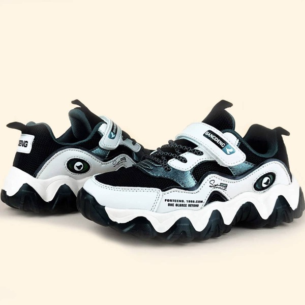 

Girls Letter Graphic Mesh Panel Chunky Sneakers, White