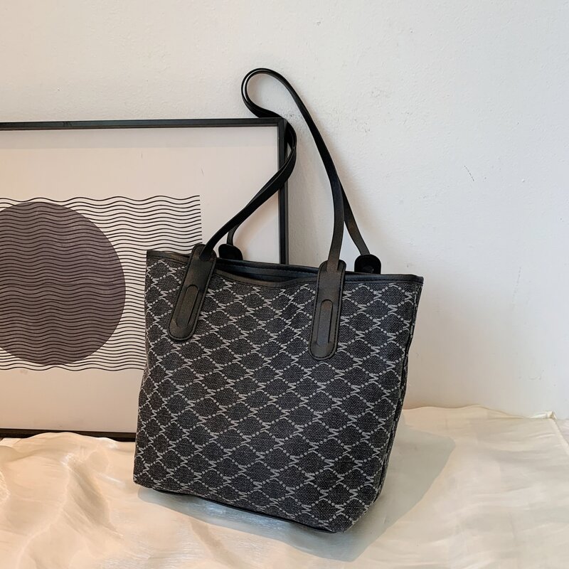 

Graphic Shoulder Tote Bag, Black