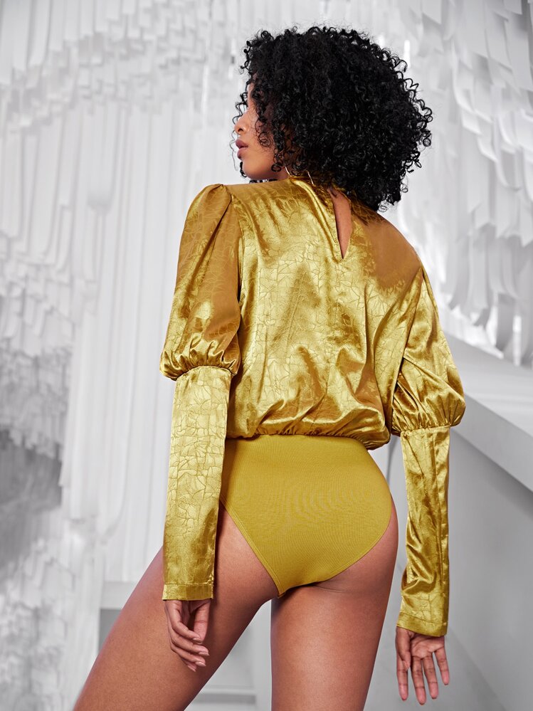 SHEIN BAE 提花小高領羊腿袖緞面連身背心 - 金色 - 查看 5