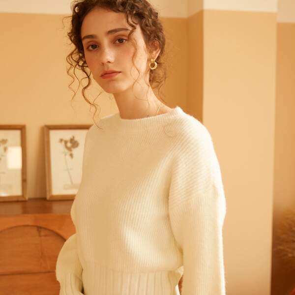 

Round Neck Drop Shoulder Sweater, White