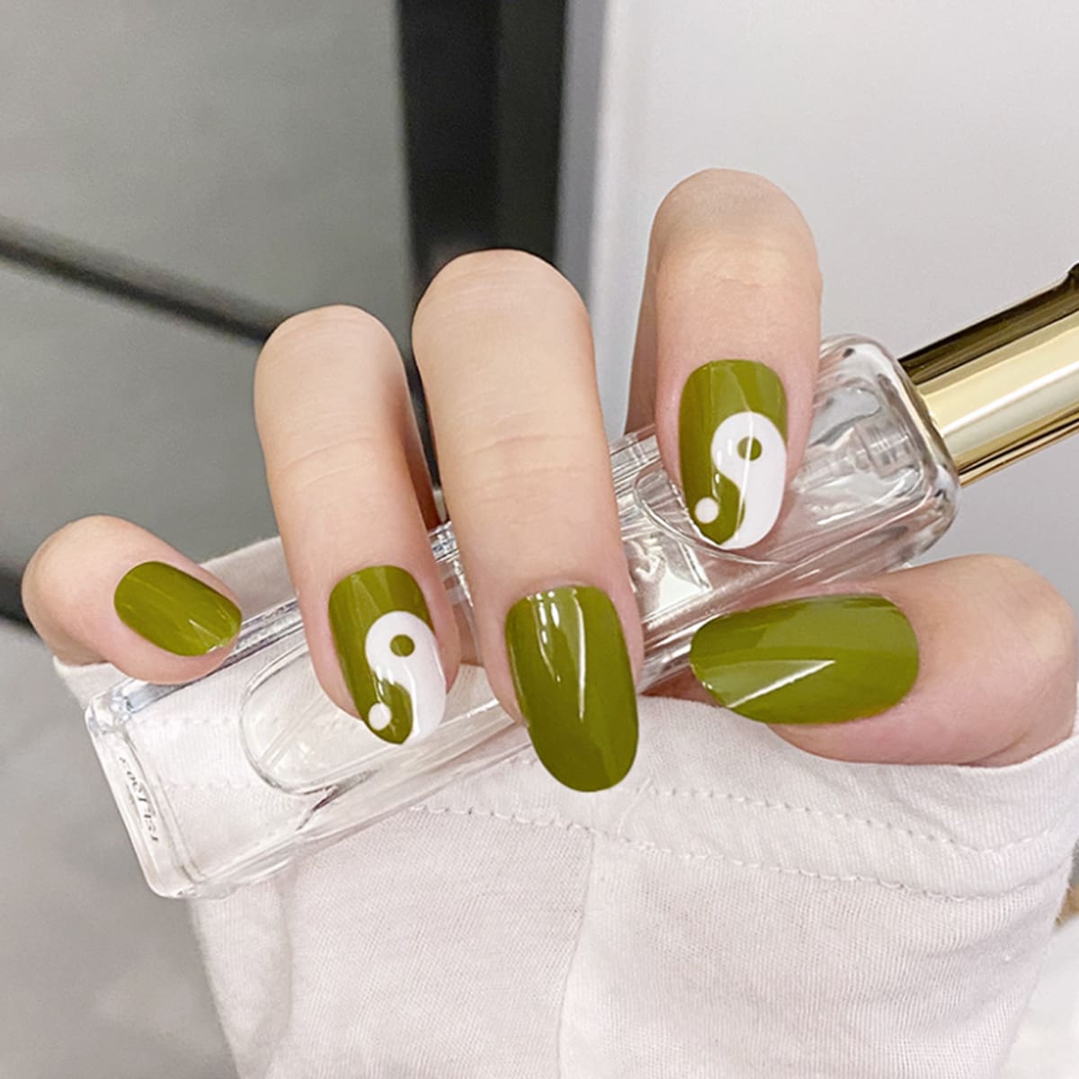

24pcs Colorblock Fake Nail, Green