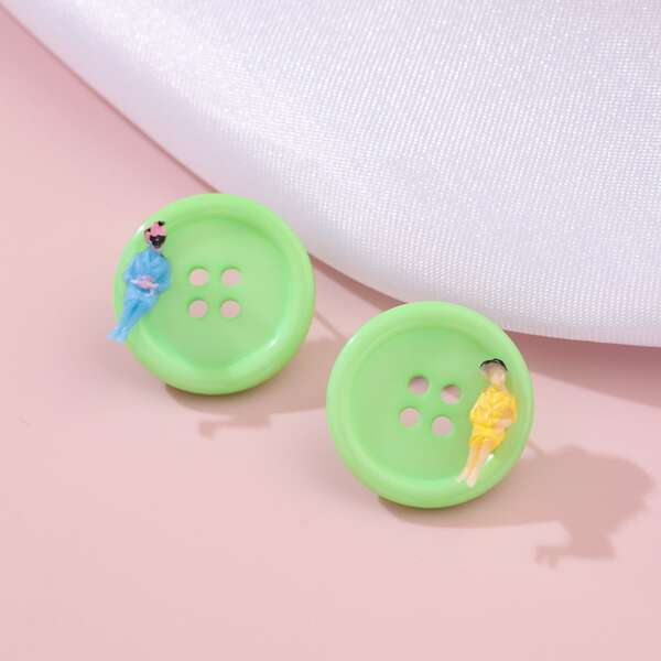 

Button Decor Stud Earrings, Green