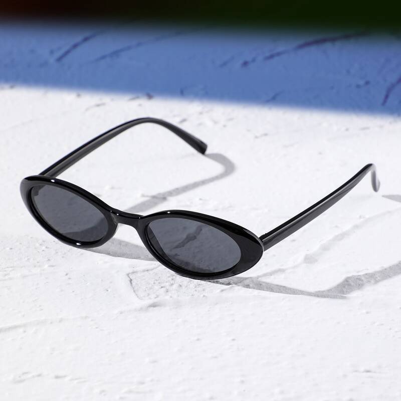 

Oval Frame Sunglasses