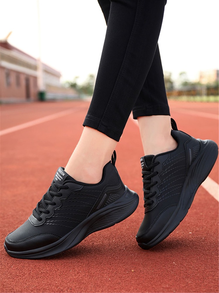 Ladies' Black Road Running Shoes Decorated With Floral Decals And Laced Closure - Black - View 1