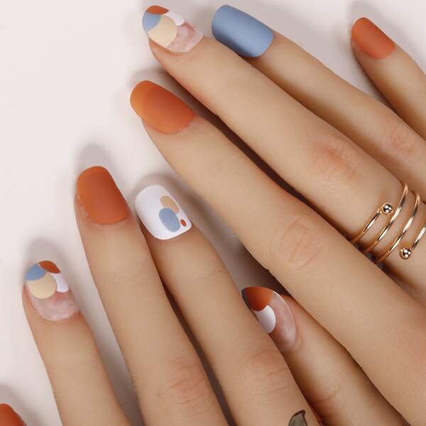 

24pcs Color Block Fake Nail & 3pcs Nail Art Tool Set, Multicolor