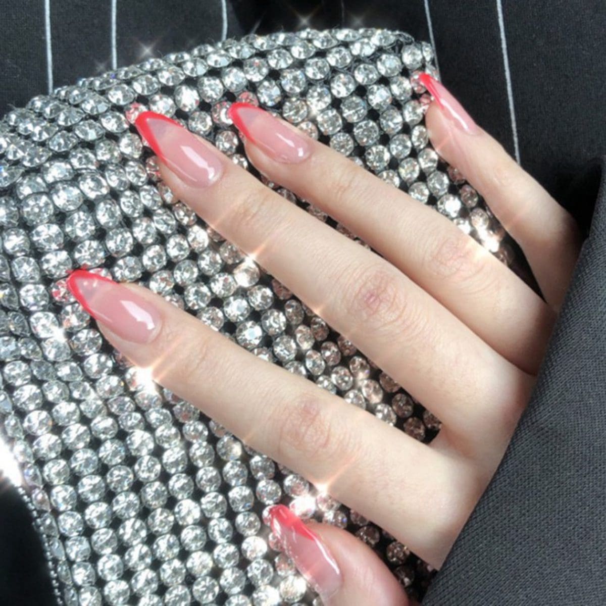 

24pcs Colorblock Fake Nail & 1sheet Tape, Red