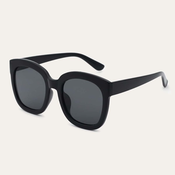 

Simple Tinted Lens Sunglasses