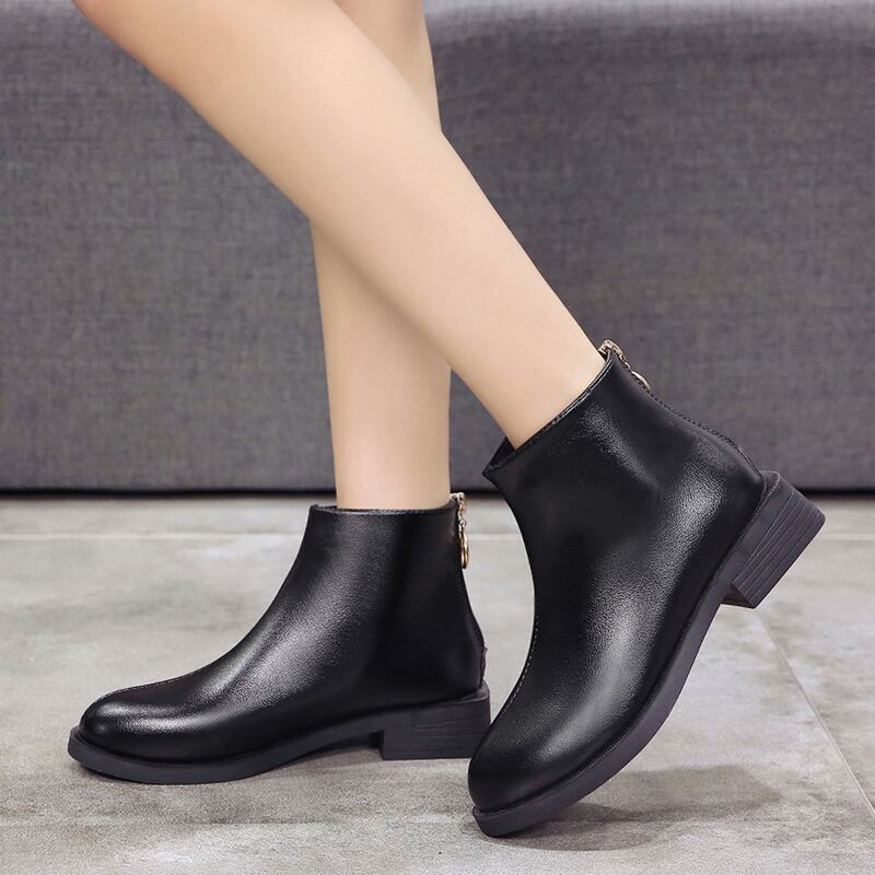 

Minimalist Classic Boots, Black