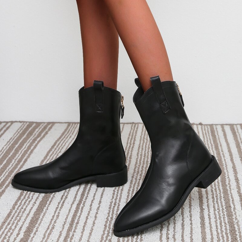 

Minimalist Riding Boots, Black