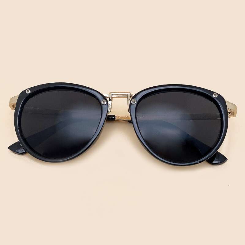 

Studded Decor Frame Sunglasses