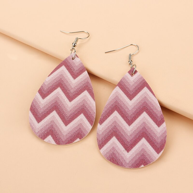 

Chevron Graphic Drop Earrings, Pink