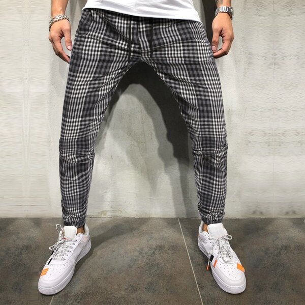 

Men Plaid Drawstring Waist Tapered Pants, Black and white