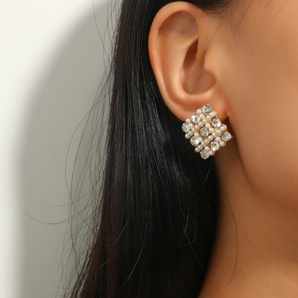 

Rhinestone Decor Stud Earrings, Gold