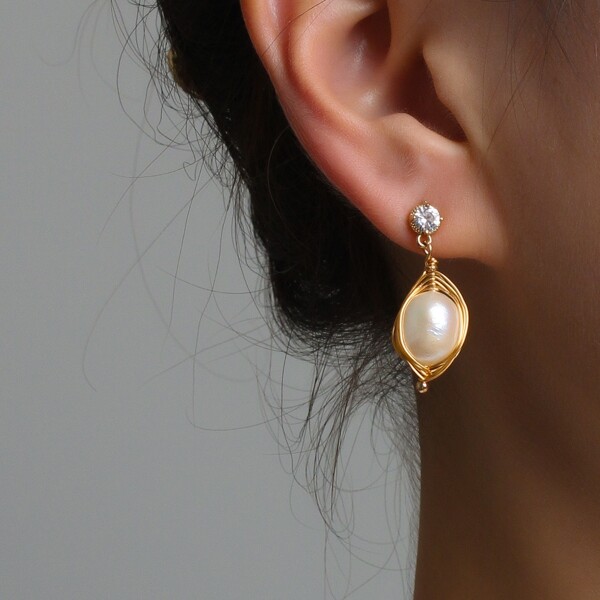 

Pearl Drop Earrings, Multicolor