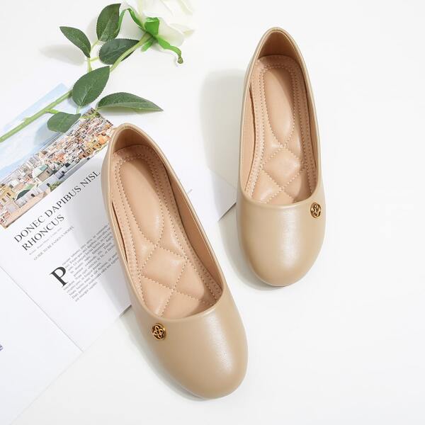 

Minimalist Metal Decor Court Wedges, Apricot