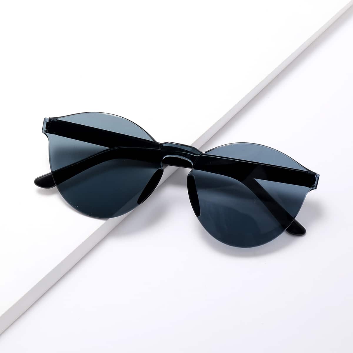 

Rimless Tinted Lens Sunglasses