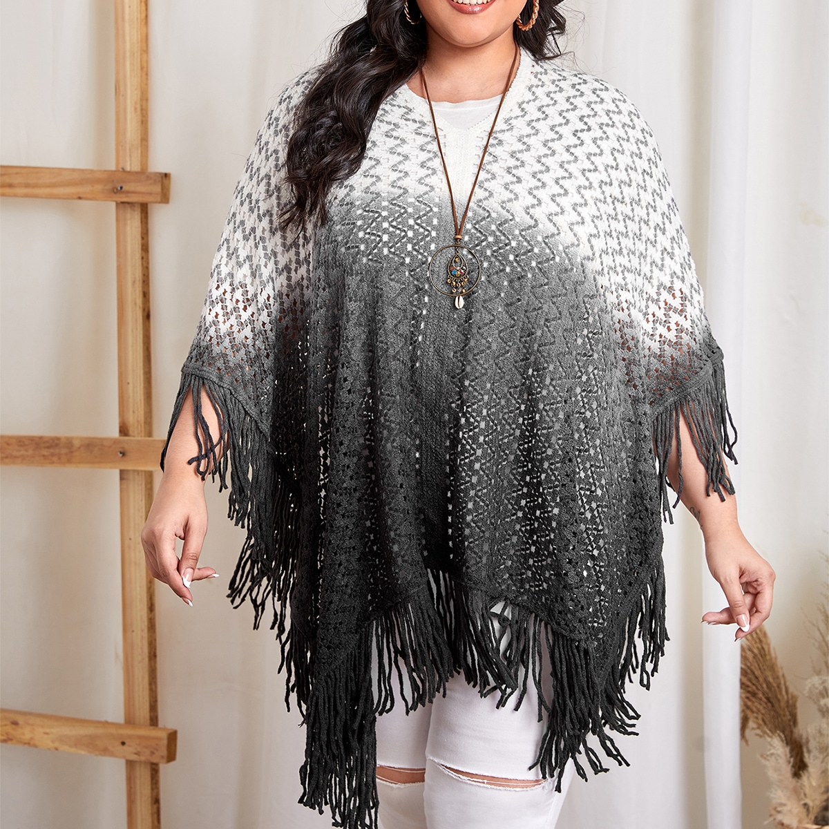 размера плюс Пончо омбре с бахромой вязаный