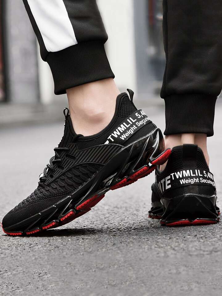 scarpe a forma di pesce