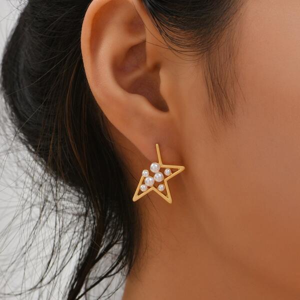 

18K Gold Plated Star Design Earrings