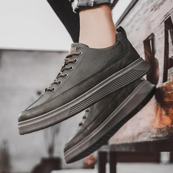 

Men Stitch Detail Lace-up Front Skate Shoes, Brown