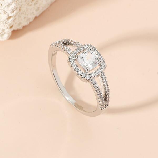 

Zircon Decor Ring, Silver