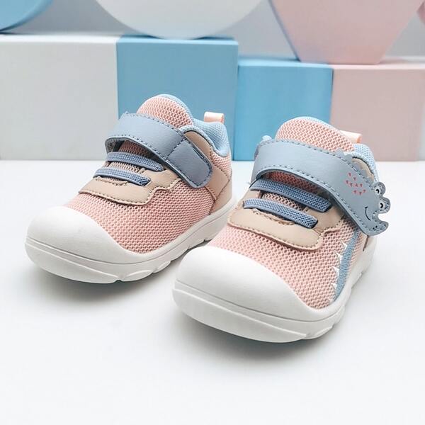 

Girls Colorblock Cartoon Graphic Sneakers, Pink