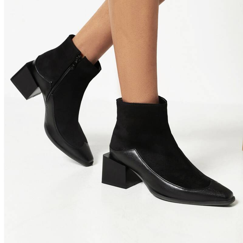 

Minimalist Square Toe Chunky Boots, Black