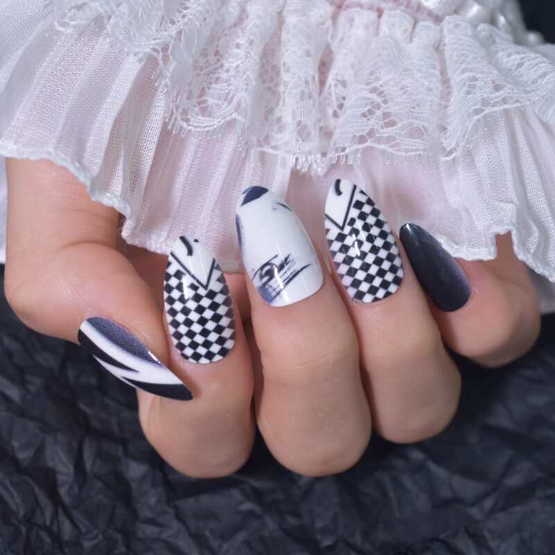 

24pcs Figure Graphic Fake Nail & 1sheet Tape & 1pc Nail File, Multicolor