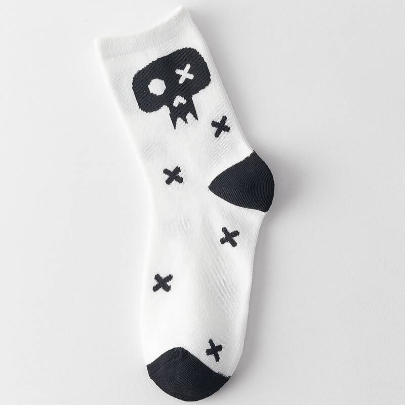 

Skull Graphic Crew Socks, White