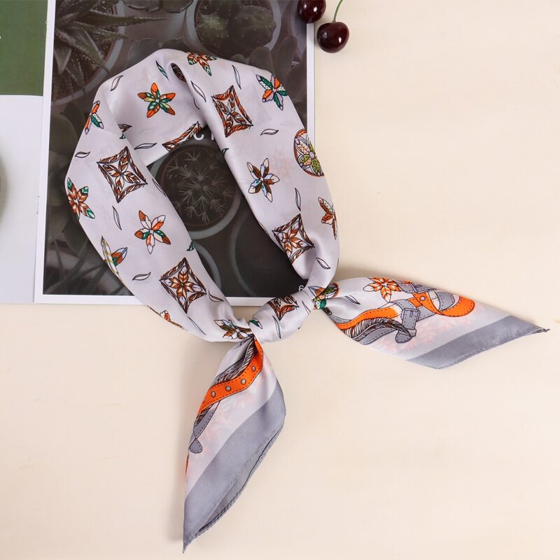 

Floral Graphic Bandana, Multicolor