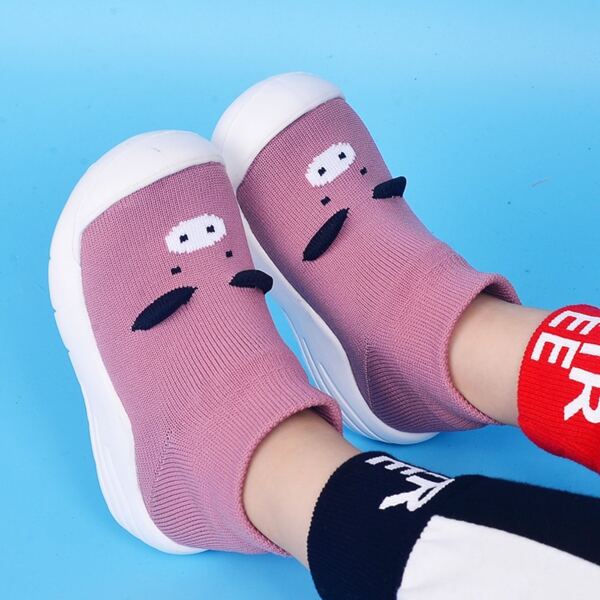 

Girls Cartoon Graphic Slip On Sneakers, Pink