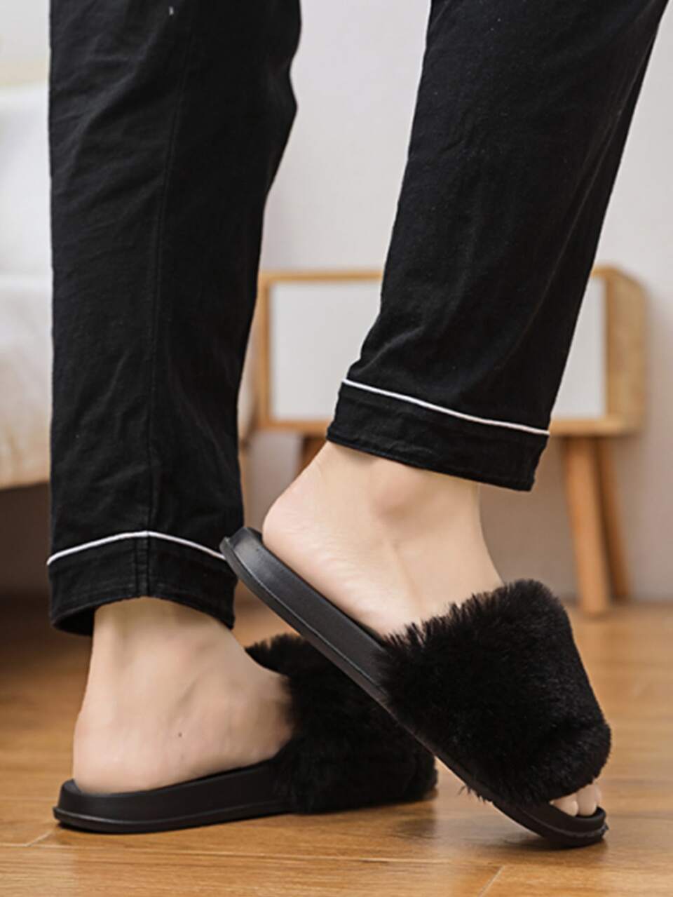 Men Fluffy Strap Slides