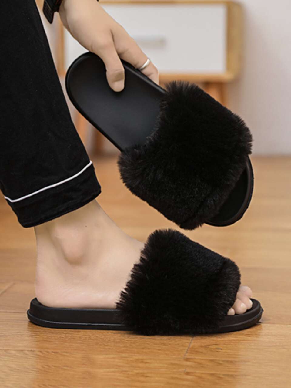 Men Fluffy Strap Slides