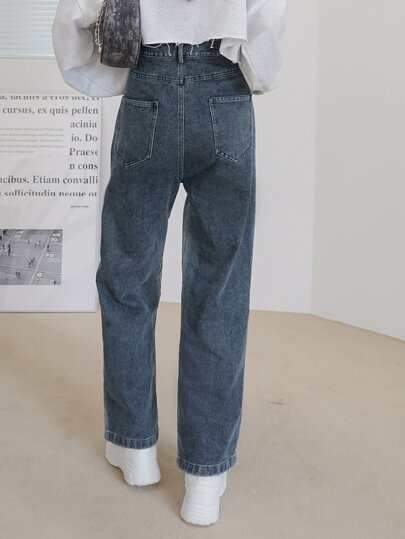 Jeans De Pierna Recta Con Bolsillos Inclinados