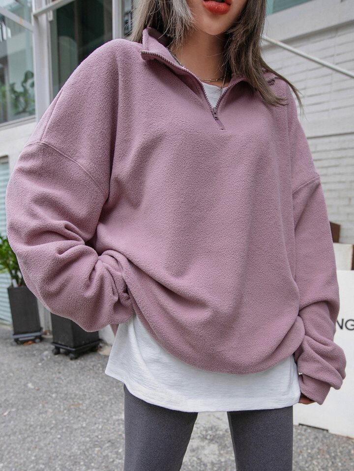 DAZY ハーフジッパー ドロップショルダー オーバーサイズスウェットシャツ DAZY 文字グラフィック 1/4ジッパー ドロップショルダー