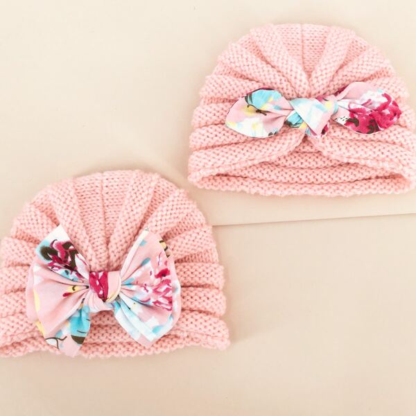 

2pcs Baby Bow Decor Knitted Hat, Pink