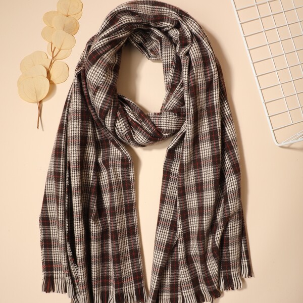 

Plaid Print Raw Hem Scarf, Multicolor
