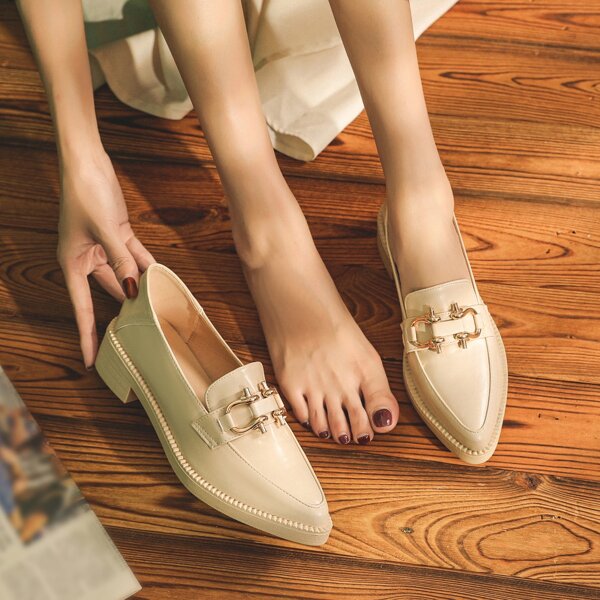 

Minimalist Metal Decor Point Toe Flat Loafers, Apricot