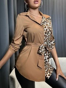 Blusa larga con estampado de leopardo en contraste con cinturón - Multicolor - Ver 4