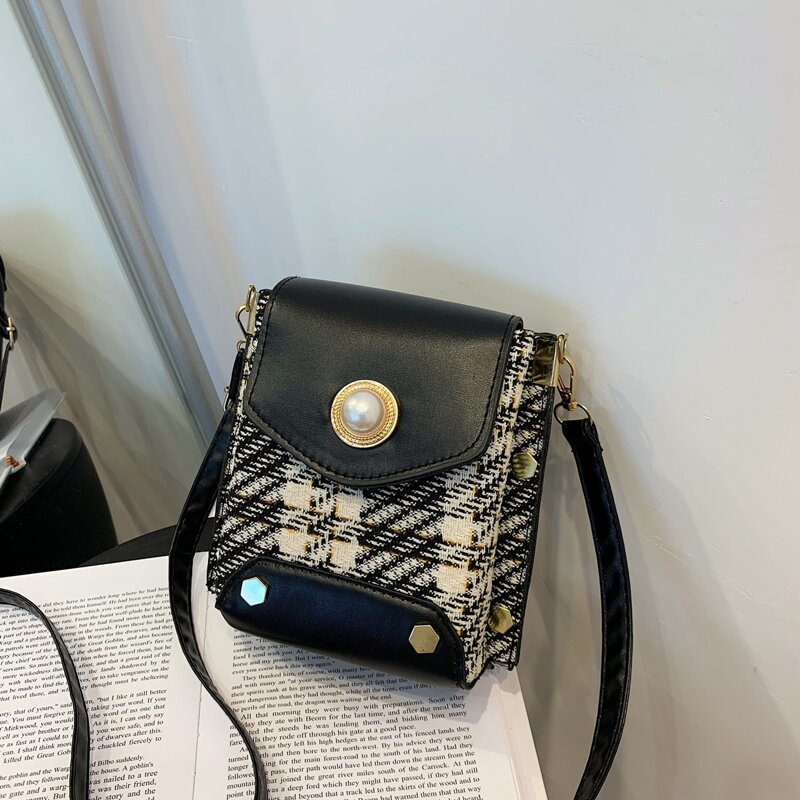 

Faux Pearl Decor Flap Crossbody Bag, Black